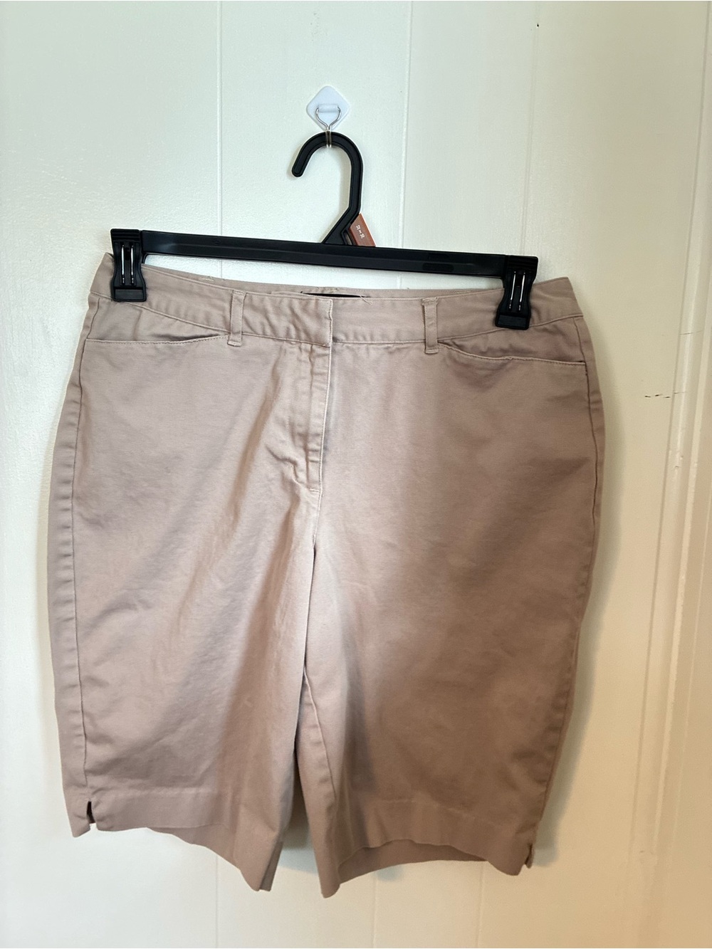 Relativity Women's Light Beige Capris